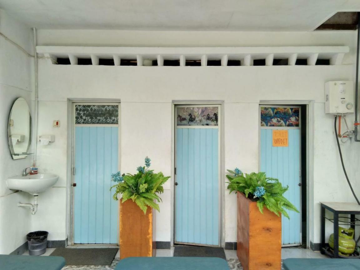 Isro Guesthouse Syariah Kepanjen Eksteriør billede