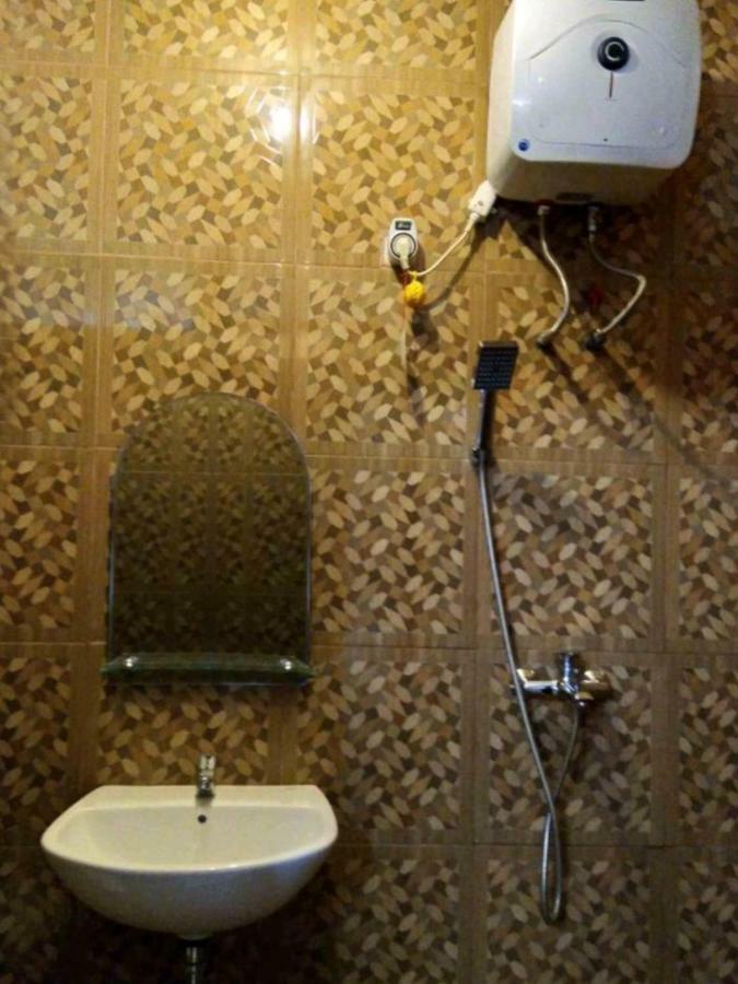 Isro Guesthouse Syariah Kepanjen Værelse billede